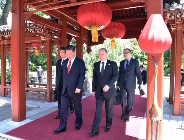 May 14, 2017. President Vladimir Putin and President of China Xi Jinping, right, during a walk after the Russia-China talks at the One Belt, One Road international forum. May 14, 2017. President Vladimir Putin and President of China Xi Jinping, right, during a walk after the Russia-China talks at the One Belt, One Road international forum. - Sputnik International