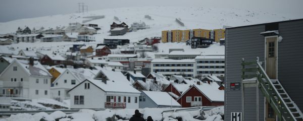 In this photo taken Thursday, Feb. 4, 2016, asylum seekers leave the refugee camp in Hammerfest, to walk to the town's centre, in northern Norway. In this photo taken Thursday, Feb. 4, 2016, asylum seekers leave the refugee camp in Hammerfest, to walk to the town's centre, in northern Norway. - Sputnik International