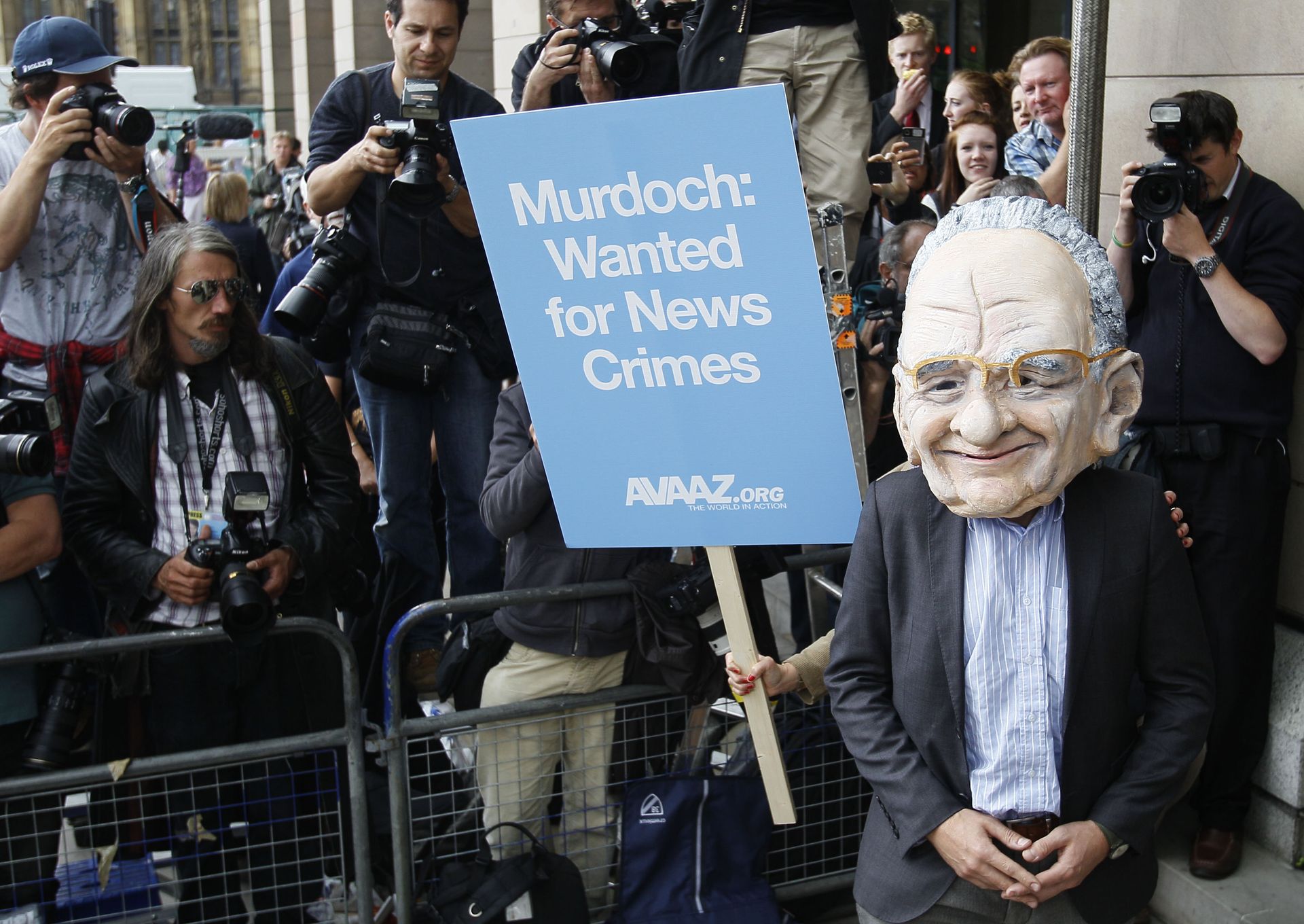 Priti Patel Lambasted After She Delays Report Into Infamous Axe Murder of Private Detective Priti Patel Lambasted After She Delays Report Into Infamous Axe Murder of Private Detective - Sputnik International, 1920, 19.05.2021
