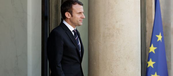 French President Emmanuel Macron waits for a guest on the steps at the Elysee Palace in Paris, France, May 16, 2017. French President Emmanuel Macron waits for a guest on the steps at the Elysee Palace in Paris, France, May 16, 2017. - Sputnik International