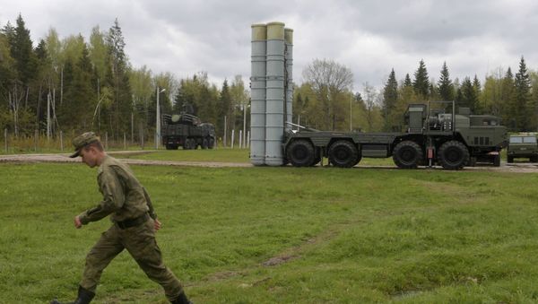 S-400 Triumf anti-aircraft weapon systems during the combat duty drills of the surface to air-misile regiment in the Moscow Region. S-400 Triumf anti-aircraft weapon systems during the combat duty drills of the surface to air-misile regiment in the Moscow Region. - Sputnik International