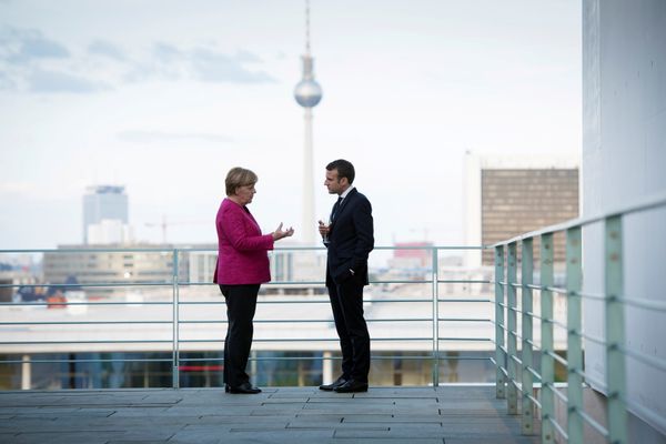 German Chancellor Angela Merkel and French President Emmanuel Macron meet at the Chancellery in Berlin, Germany May 15, 2017 - Sputnik International