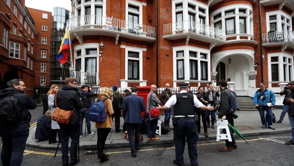 Journalists are seen outside the Ecuadorian embassy in London where WikiLeaks founder Julian Assange is taking refuge, London, Britain, May 19, 2017 Journalists are seen outside the Ecuadorian embassy in London where WikiLeaks founder Julian Assange is taking refuge, London, Britain, May 19, 2017 - Sputnik International