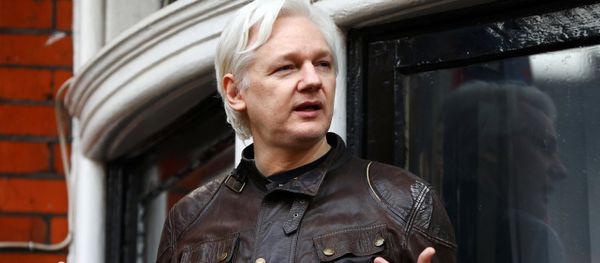 WikiLeaks founder Julian Assange is seen on the balcony of the Ecuadorian Embassy in London, Britain, May 19, 2017 - Sputnik International