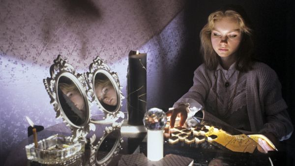 Fortune-teller Nadezhda K. at the Vedi fortune telling salon - Sputnik International