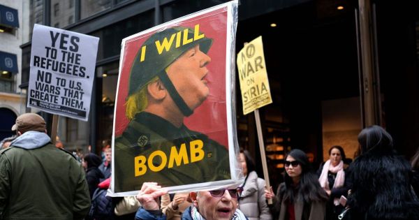Anti-war protesters shout slogans against US President Donald Trump during a demonstration in front of the Trump Tower in New York on April 7, 2017, to protest the US air strike in Syria - Sputnik International