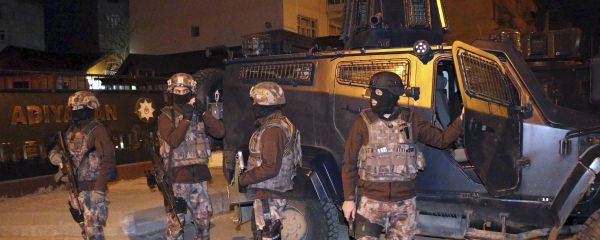 Turkish anti-terrorism police stand by their armoured vehicle during an operation to arrest people over alleged links to the Islamic State group, in Adiyaman, southeastern Turkey, early Sunday, Feb. 5, 2017 Turkish anti-terrorism police stand by their armoured vehicle during an operation to arrest people over alleged links to the Islamic State group, in Adiyaman, southeastern Turkey, early Sunday, Feb. 5, 2017 - Sputnik International