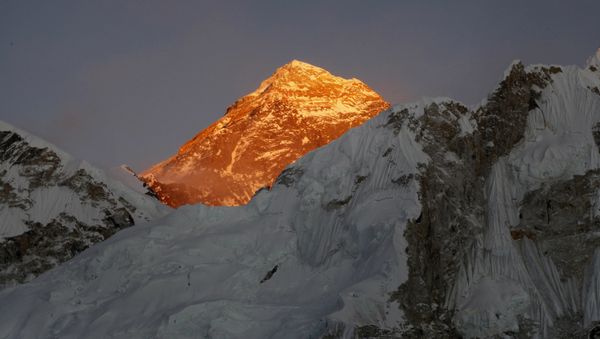 In this Nov. 12, 2015, file photo, Mt. Everest is seen from the way to Kalapatthar in Nepal - Sputnik International