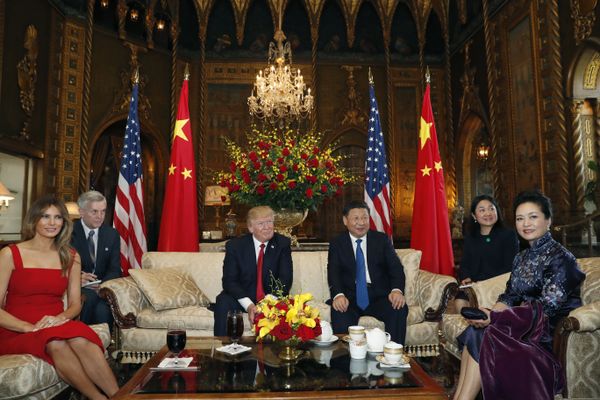 President Donald Trump and Chinese President Xi Jinping, sit with their wives, first lady Melania Trump, left, and Chinese first lady Peng Liyuan, right, before a meeting at Mar-a-Lago, Thursday, April 6, 2017, in Palm Beach, Fla President Donald Trump and Chinese President Xi Jinping, sit with their wives, first lady Melania Trump, left, and Chinese first lady Peng Liyuan, right, before a meeting at Mar-a-Lago, Thursday, April 6, 2017, in Palm Beach, Fla - Sputnik International