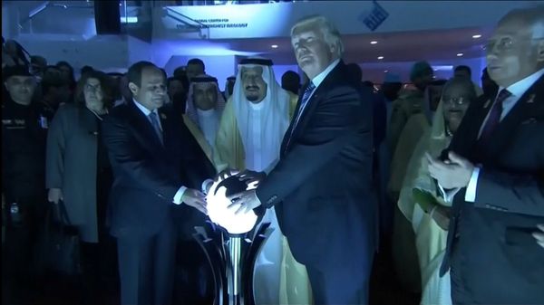 U.S. President Donald Trump places his hands on a glowing orb as he tours with other leaders the Global Center for Combatting Extremist Ideology in Riyadh, Saudi Arabia May 21, 2017 U.S. President Donald Trump places his hands on a glowing orb as he tours with other leaders the Global Center for Combatting Extremist Ideology in Riyadh, Saudi Arabia May 21, 2017 - Sputnik International