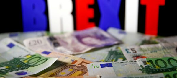 Euro and pound banknotes are seen in front of BREXIT letters in this picture illustration taken April 28, 2017. Euro and pound banknotes are seen in front of BREXIT letters in this picture illustration taken April 28, 2017. - Sputnik International