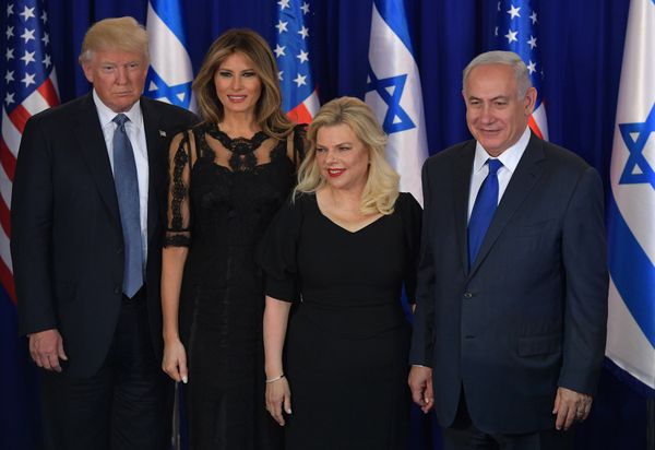 US President Donald Trump, first lady Melania Trump, Sara Netanyahu and Israel's Prime Minister Benjamin Netanyahu pose for pictures before an official diner in Jerusalem on May 22, 2017 - Sputnik International