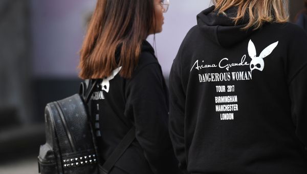 Fans of US singer Ariana Grande speak to members of the press in Manchester, northwest England on May 23, 2017. Fans of US singer Ariana Grande speak to members of the press in Manchester, northwest England on May 23, 2017. - Sputnik International