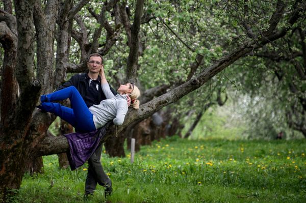 Apple Trees Start Blooming in Moscow - Sputnik International