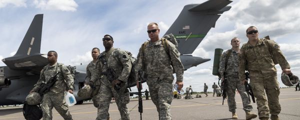 Members of the U.S. Army of the Pennsylvania National Guard arrival by plane at a airport in Vilnius, Lithuania, Sunday, June 5, 2016. Members of the U.S. Army of the Pennsylvania National Guard arrival by plane at a airport in Vilnius, Lithuania, Sunday, June 5, 2016. - Sputnik International
