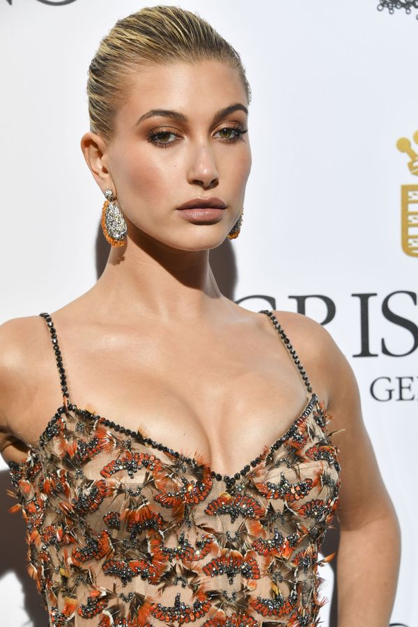 Smoking Hot: Hailey Baldwin Named Maxim's Sexiest Lady of 2017 - Sputnik International