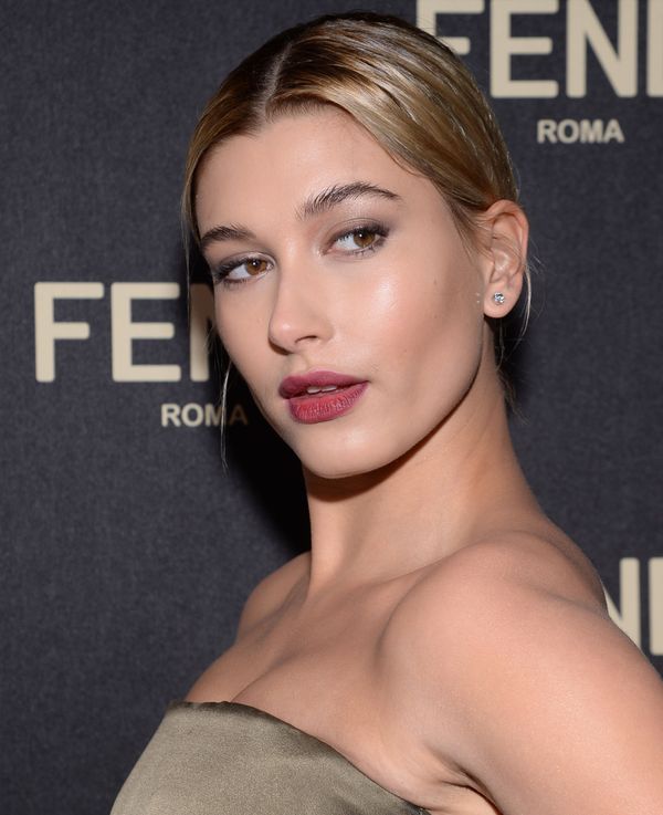 Smoking Hot: Hailey Baldwin Named Maxim's Sexiest Lady of 2017 - Sputnik International