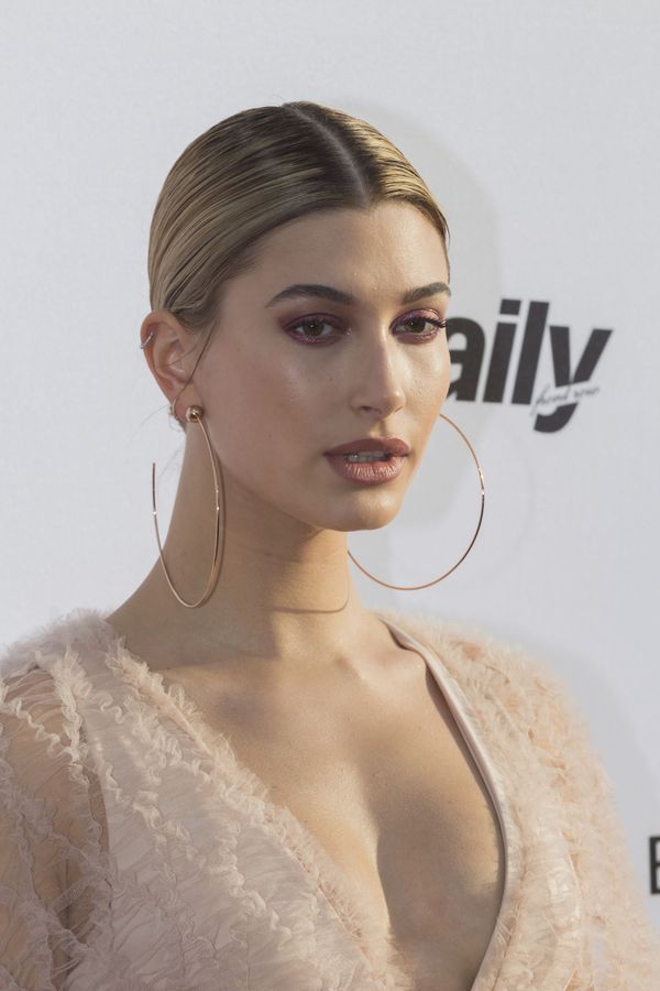 Smoking Hot: Hailey Baldwin Named Maxim's Sexiest Lady of 2017 - Sputnik International