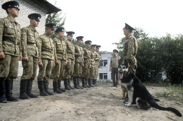 Sentinels of Motherland: Russian Border Guards Celebrate 99th Anniversary - Sputnik International