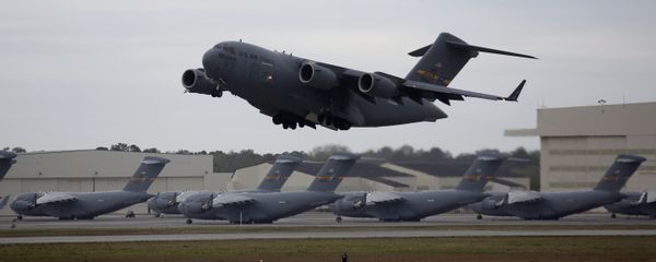 An Air Force C-17 Globemaster, made by Boeing, prepares to land at Charleston International Airport at Joint Base Charleston in North Charleston, S.C., Friday, March 31, 2017 An Air Force C-17 Globemaster, made by Boeing, prepares to land at Charleston International Airport at Joint Base Charleston in North Charleston, S.C., Friday, March 31, 2017 - Sputnik International