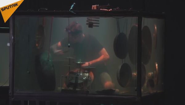 Musicians Perform Underwater - Sputnik International