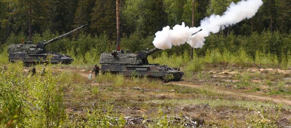 German army armoured hotwitzer 2000 fires during NATO enchanced Forward Presence Battle Group Lithuania live shooting exercise in Pabrade military training field, Lithuania, May 17, 2017 German army armoured hotwitzer 2000 fires during NATO enchanced Forward Presence Battle Group Lithuania live shooting exercise in Pabrade military training field, Lithuania, May 17, 2017 - Sputnik International