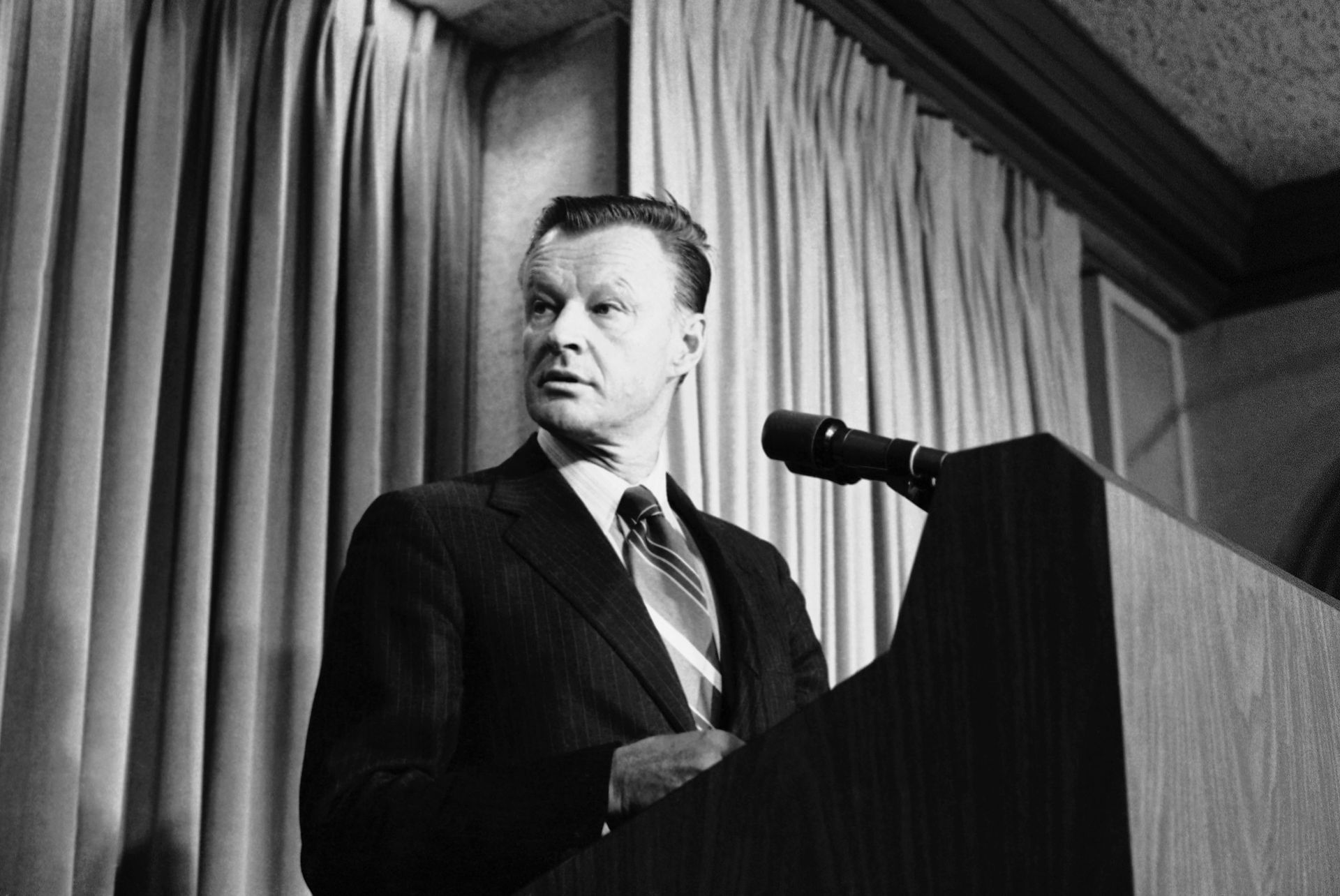 National Security Affairs Adviser Zbigniew Brzezinski tells a Washington news briefing in Washington,, Friday, May 11, 1979 that President Carter and Soviet President Leonid Brezhnev will meet from June 15 to 18 in Vienna to sign their new Salt II treaty - Sputnik International, 1920, 20.03.2023