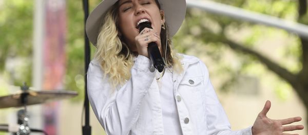 FILE - In this May 26, 2017 file photo, singer Miley Cyrus performs on NBC's Today show in New York. Cyrus will join Ariana Grande at a charity concert called One Love Manchester in Manchester, England, Sunday, June 3, 2017, two weeks after a bomber killed 22 people at Grande's concert in Manchester FILE - In this May 26, 2017 file photo, singer Miley Cyrus performs on NBC's Today show in New York. Cyrus will join Ariana Grande at a charity concert called One Love Manchester in Manchester, England, Sunday, June 3, 2017, two weeks after a bomber killed 22 people at Grande's concert in Manchester - Sputnik International