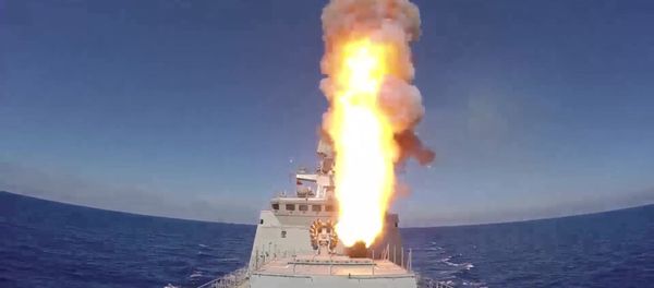 Russian frigate Admiral Essen launches Kalibr cruise missiles at ISIS facilities (the Islamic State international terrorist organization banned in Russia) near Palmyra. - Sputnik International