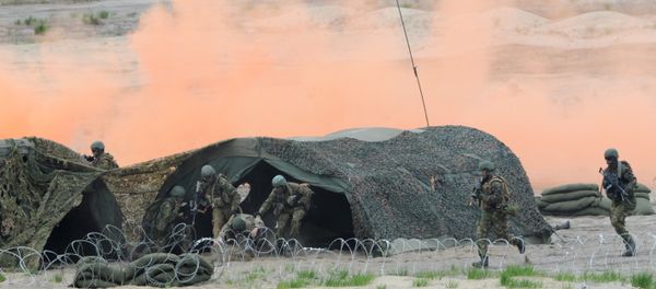 Soldiers take part in the NATO Noble Jump exercise. (File) Soldiers take part in the NATO Noble Jump exercise. (File) - Sputnik International