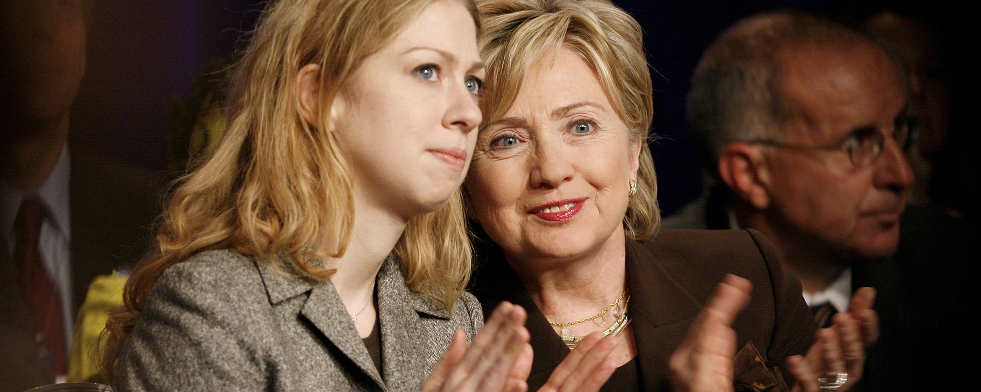 Chelsea Clinton, left, and her mother, former Democratic presidential candidate Hillary Clinton. (File ) Chelsea Clinton, left, and her mother, former Democratic presidential candidate Hillary Clinton. (File ) - Sputnik International, 1920, 12.02.2020