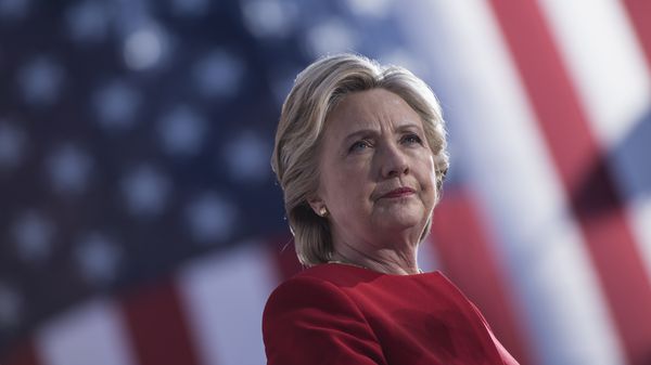 Democratic presidential nominee Hillary Clinton speaks during a rally outside the University of Pittsburgh's Cathedral of Learning November 7, 2016 in Pittsburgh, Pennsylvania. - Sputnik International