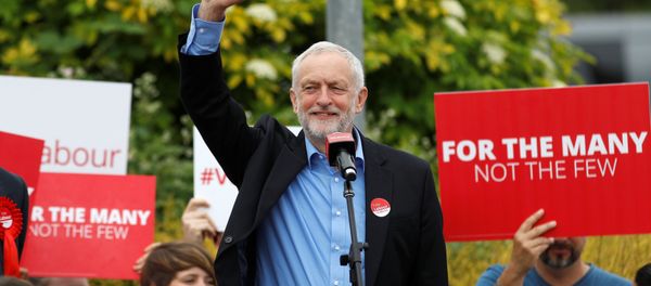 Jeremy Corbyn, leader of Britain's opposition Labour Party, waves at a campaign event in Reading, May 31, 2017. Jeremy Corbyn, leader of Britain's opposition Labour Party, waves at a campaign event in Reading, May 31, 2017. - Sputnik International