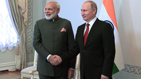 Russian President Vladimir Putin and Indian Prime Minister Narendra Modi, left, during their meeting at St. Petersburg International Economic Forum 2017 in Konstantinovsky Palace in Strelna Russian President Vladimir Putin and Indian Prime Minister Narendra Modi, left, during their meeting at St. Petersburg International Economic Forum 2017 in Konstantinovsky Palace in Strelna - Sputnik International