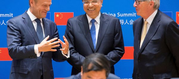 European Council President Donald Tusk, Chinese Premier Li Keqiang and EU Commission President Jean-Claude Juncker attend a signing ceremony during a EU-China Summit in Brussels, Belgium June 2, 2017. REUTERS/Olivier Hoslet/Pool European Council President Donald Tusk, Chinese Premier Li Keqiang and EU Commission President Jean-Claude Juncker attend a signing ceremony during a EU-China Summit in Brussels, Belgium June 2, 2017. REUTERS/Olivier Hoslet/Pool - Sputnik International