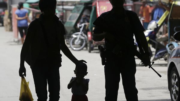 The Philippine National Police have been placed under full alert status following the declaration of martial law in Mindanao southern Philippines - Sputnik International
