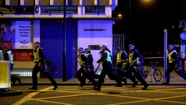 Police attend to an incident on London Bridge in London, Britain, June 3, 2017 - Sputnik International
