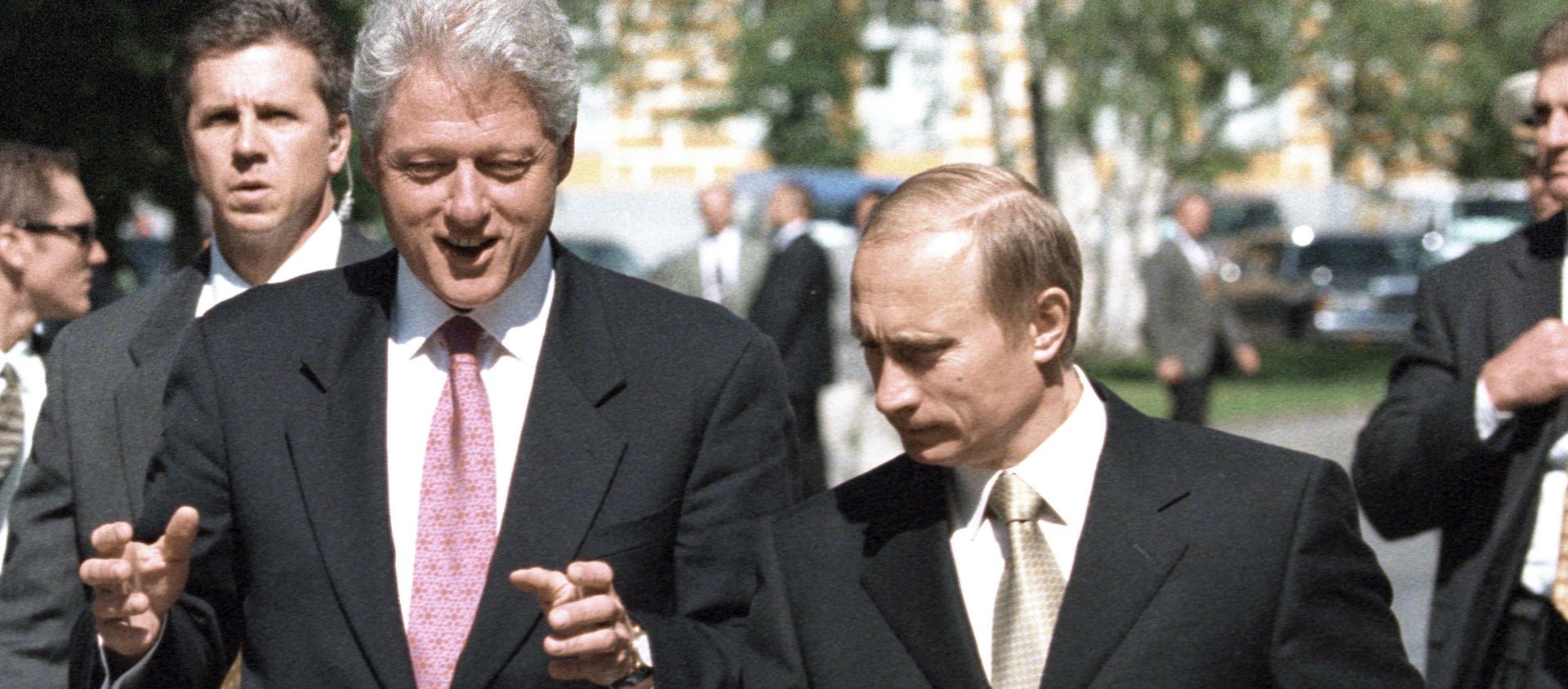 Vladimir Putin and Bill Clinton  - Sputnik International, 1920, 05.10.2020