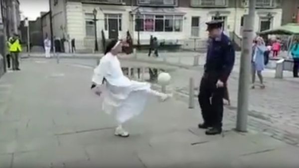 Keepie Uppies in Limerick City, Ireland - Sputnik International