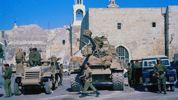 Israeli tanks pause in Bethlehem, June 1967 Israeli tanks pause in Bethlehem, June 1967 - Sputnik International