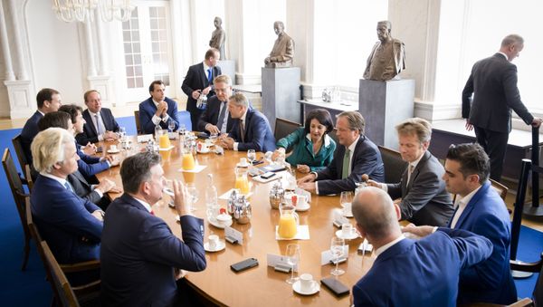 Chairman of the House of Representatives Khadija Arib receives the head of the parties at the Binnenhof, The Hague on May 16, 2017. - Sputnik International