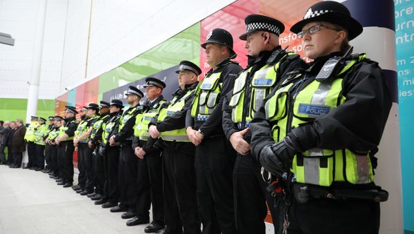 Police officers observe a minute's silence for the victims of the attack on London Bridge and Borough Market at London Bridge Station, London, Britain, June 6, 2017 Police officers observe a minute's silence for the victims of the attack on London Bridge and Borough Market at London Bridge Station, London, Britain, June 6, 2017 - Sputnik International