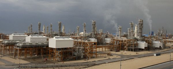 an aerial view shows the third gas refinery of South Pars gas field in Assalouyeh, Iran on the northern coast of the Persian Gulf (File) an aerial view shows the third gas refinery of South Pars gas field in Assalouyeh, Iran on the northern coast of the Persian Gulf (File) - Sputnik International