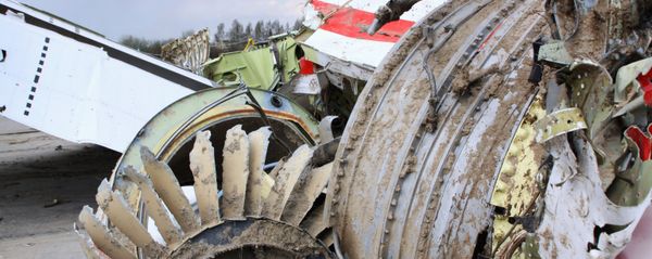 Polish President Lech Kaczynski's Tu-154 aircraft debris at Smolensk airfield's secured area - Sputnik International