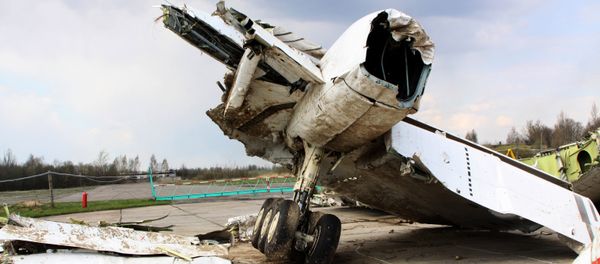 Polish President Lech Kaczynski's Tu-154 aircraft debris at Smolensk airfield's secured area Polish President Lech Kaczynski's Tu-154 aircraft debris at Smolensk airfield's secured area - Sputnik International