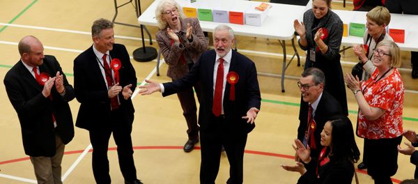 Jeremy Corbyn, leader of Britain's opposition Labour Party, reacts as he arrives at a counting centre for Britain's general election in London, June 9, 2017. Jeremy Corbyn, leader of Britain's opposition Labour Party, reacts as he arrives at a counting centre for Britain's general election in London, June 9, 2017. - Sputnik International