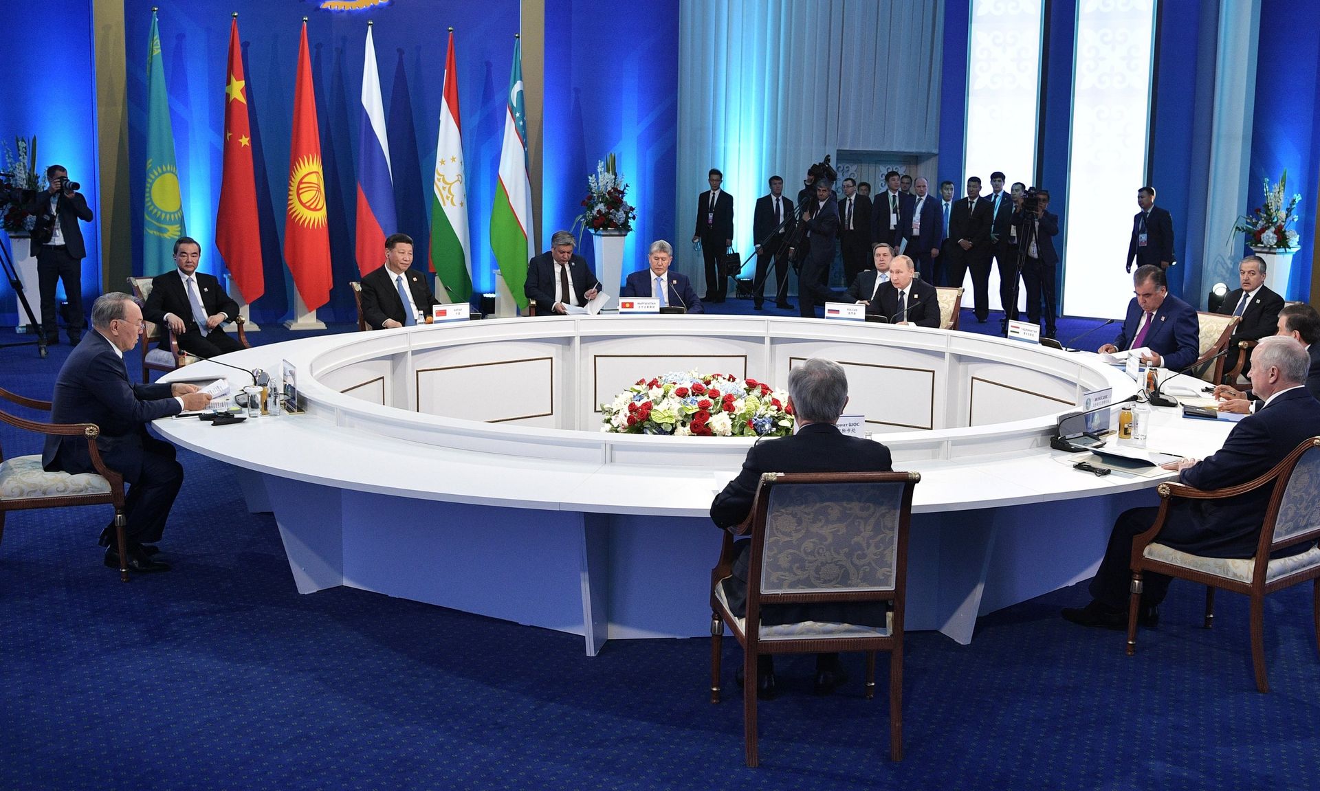 Dumping the Dollar: Will China, Russia, Turkey, and Iran Create a New International Currency? Dumping the Dollar: Will China, Russia, Turkey, and Iran Create a New International Currency? - Sputnik International, 1920, 24.03.2021