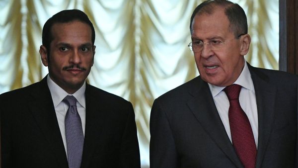 Russian Foreign Minister Sergey Lavrov, right, and his Qatari counterpart Mohammed Al Thani during their meeting in Moscow - Sputnik International
