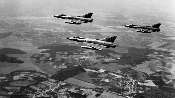 This file photo taken on March 1, 1967 shows Israeli airforce Dassault Mirage III fighters flying over Israel during a training three months ahead of the Six-Day Arab-Israeli war. This file photo taken on March 1, 1967 shows Israeli airforce Dassault Mirage III fighters flying over Israel during a training three months ahead of the Six-Day Arab-Israeli war. - Sputnik International