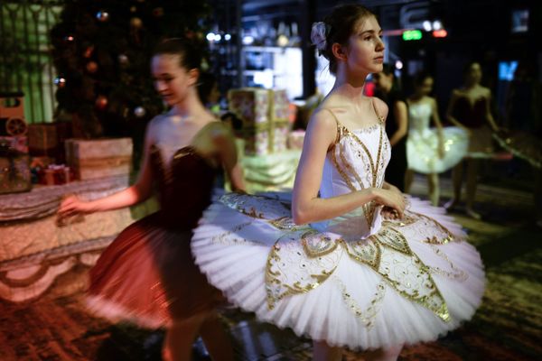 Backstage View: An Insider Look at Young Russian Ballerinas' Performance - Sputnik International